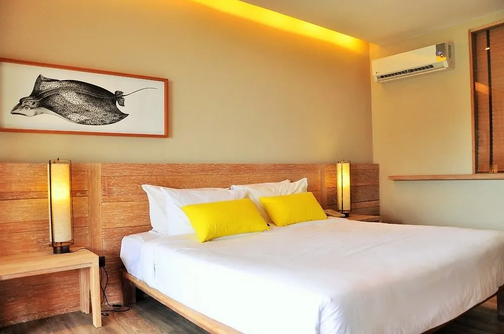 Haadtien Beach Resort Koh Tao 4*,